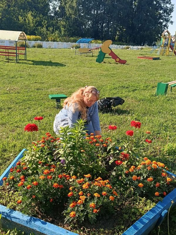 В п.Чермошной традиционно пятница считается днём наведения чистоты и порядка