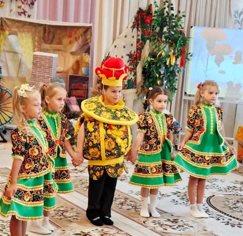 детском саду № 20 прошло мероприятие «Самовар пыхтит — чаёк всех веселит!» детском саду № 20 прошло мероприятие «Самовар пыхтит — чаёк всех веселит!»