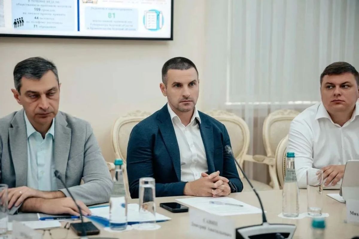 Сегодня состоялось заседание Правительства Курской области под руководством губернатора Курской области Александра Евсеевича Хинштейна Сегодня состоялось заседание Правительства Курской области под руководством губернатора Курской области Александра Евсеевича Хинштейна