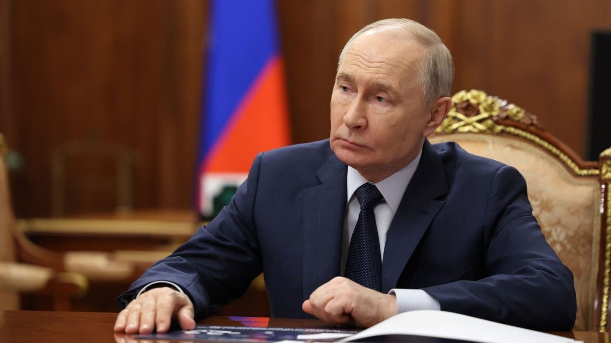 Путин предлагает обновить культурное наследие с современным взглядом