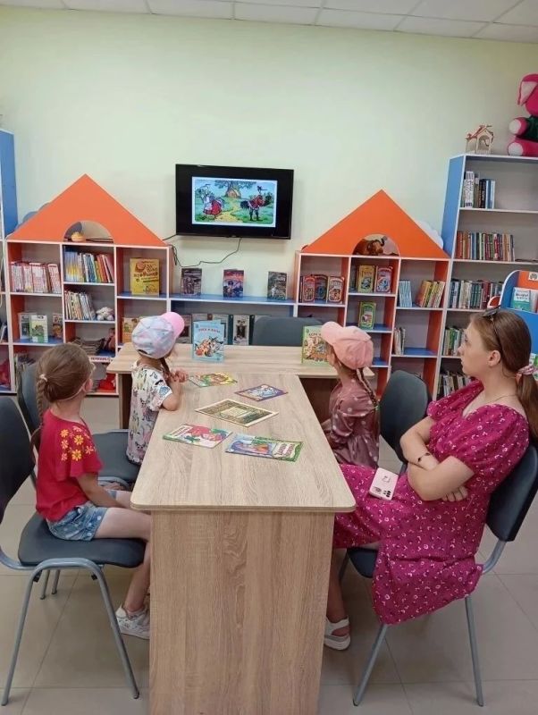 В Шуклинской сельской библиотеке прошла литературная игра «Сказочный ларец А.Н. Афанасьева», посвящённая 200-летию со дня рождения А. Н. Афанасьева