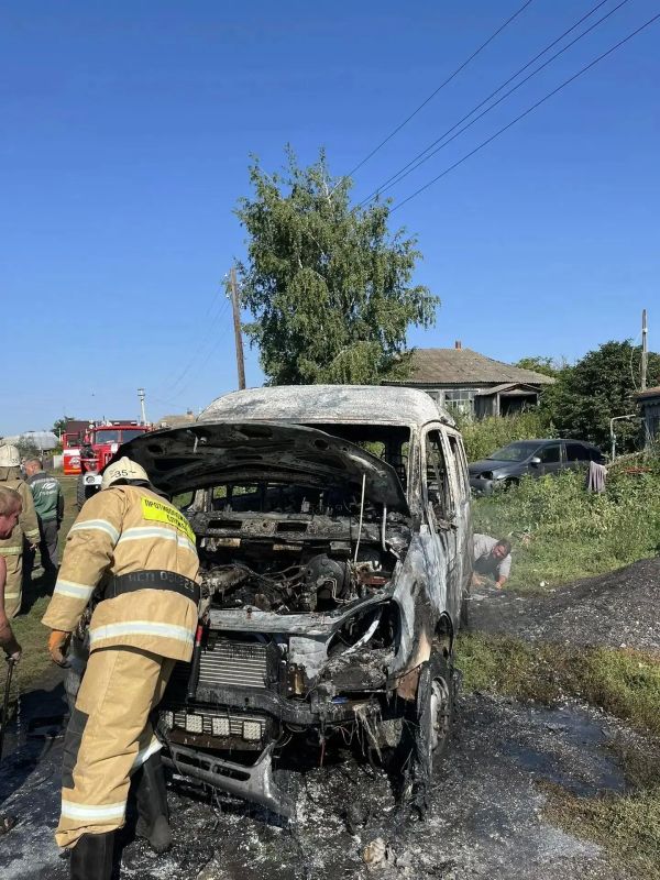 Огнеборцы ПЧ Обоянского района на выезде на тушение возгораний Огнеборцы ПЧ Обоянского района на выезде на тушение возгораний