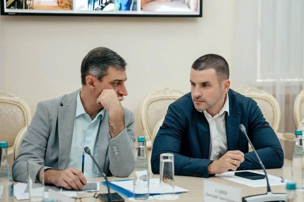 Сегодня состоялось заседание Правительства Курской области под руководством губернатора Курской области Александра Евсеевича Хинштейна Сегодня состоялось заседание Правительства Курской области под руководством губернатора Курской области Александра Евсеевича Хинштейна