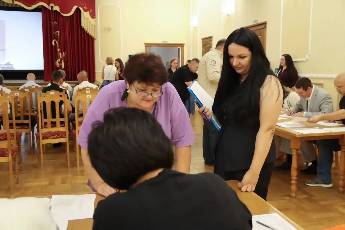 В Курске состоялась жеребьевка по распределению эфирного времени и печатных площадей в региональных средствах массовой информации для проведения предвыборной агитации на выборах депутатов Государственной Думы России и... В Курске состоялась жеребьевка по распределению эфирного времени и печатных площадей в региональных средствах массовой информации для проведения предвыборной агитации на выборах депутатов Государственной Думы России и...