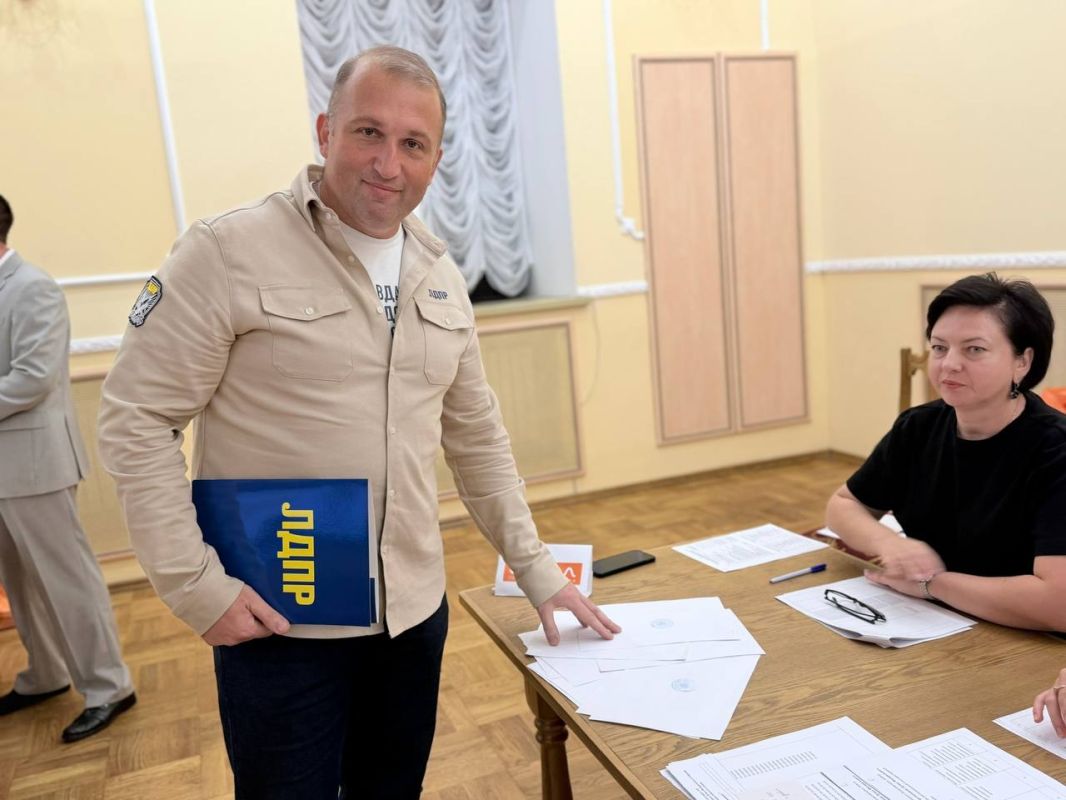 Алексей Томанов: Сегодня в Концертно-творческом центре им. М. С. Щепкина прошла жеребьевка по распределению эфирного времени на каналах региональных государственных организаций телерадиовещания, а также печатной площади в...