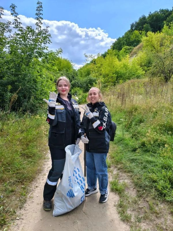 В Курске на реке Тускарь в рамках Всероссийской акции «Вода России» состоялся экологический субботник, организованный сотрудниками ООО «РН-Черноземье» В Курске на реке Тускарь в рамках Всероссийской акции «Вода России» состоялся экологический субботник, организованный сотрудниками ООО «РН-Черноземье»