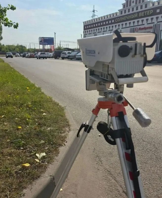 После многолетнего перерыва на дорогах Курской области снова появились так называемые треноги — передвижные камеры контроля скорости