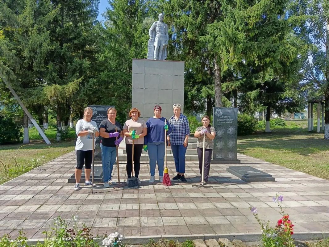 Десятилетия прошли после окончания Великой Отечественной войны, но благодарные потомки бережно хранят помять о событиях того времени Десятилетия прошли после окончания Великой Отечественной войны, но благодарные потомки бережно хранят помять о событиях того времени
