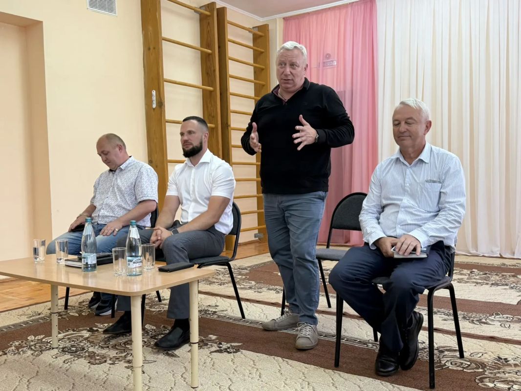Виталий Кочергин: Продолжаются рабочие встречи депутатов Курской областной Думы Алексея Золотарёва, Александра Трубникова и Игоря Зори с жителями города Виталий Кочергин: Продолжаются рабочие встречи депутатов Курской областной Думы Алексея Золотарёва, Александра Трубникова и Игоря Зори с жителями города
