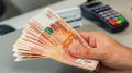 Россияне должны готовить справки о происхождении средств: что стоит за неожиданными блокировками