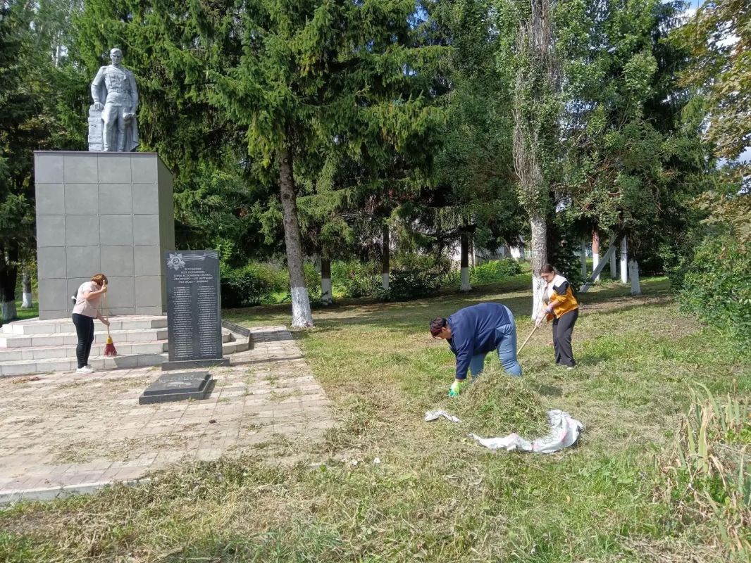 Десятилетия прошли после окончания Великой Отечественной войны, но благодарные потомки бережно хранят помять о событиях того времени Десятилетия прошли после окончания Великой Отечественной войны, но благодарные потомки бережно хранят помять о событиях того времени