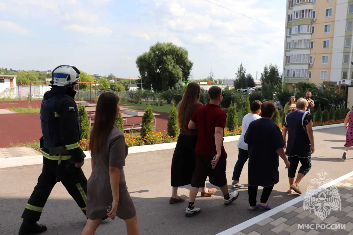 В образовательных организациях Курской области, а также дошкольных учреждениях состоялись всероссийские учения по отработке действий работников и оперативных служб при возникновении различных нештатных ситуаций В образовательных организациях Курской области, а также дошкольных учреждениях состоялись всероссийские учения по отработке действий работников и оперативных служб при возникновении различных нештатных ситуаций