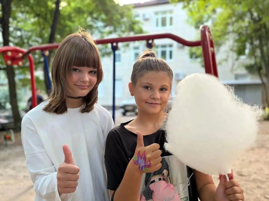 Курская молодежь приглашает детей и взрослых на праздник проекта «Двор» Курская молодежь приглашает детей и взрослых на праздник проекта «Двор»