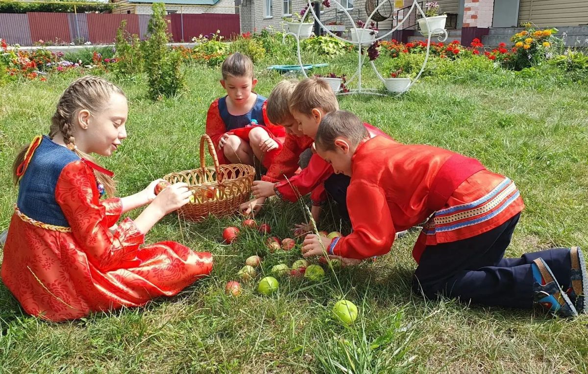 Воспитанники Щигровского центра соцпомощи «Импульс» окунулись в атмосферу одного из самых светлых православных праздников – Яблочный Спас Воспитанники Щигровского центра соцпомощи «Импульс» окунулись в атмосферу одного из самых светлых православных праздников – Яблочный Спас