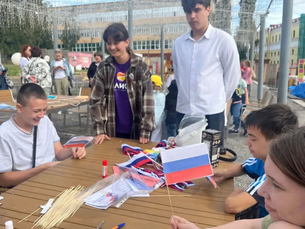В городском молодёжном центре «Гелиос» продолжает свою работу зона «Отдыхай и Думай» В городском молодёжном центре «Гелиос» продолжает свою работу зона «Отдыхай и Думай»