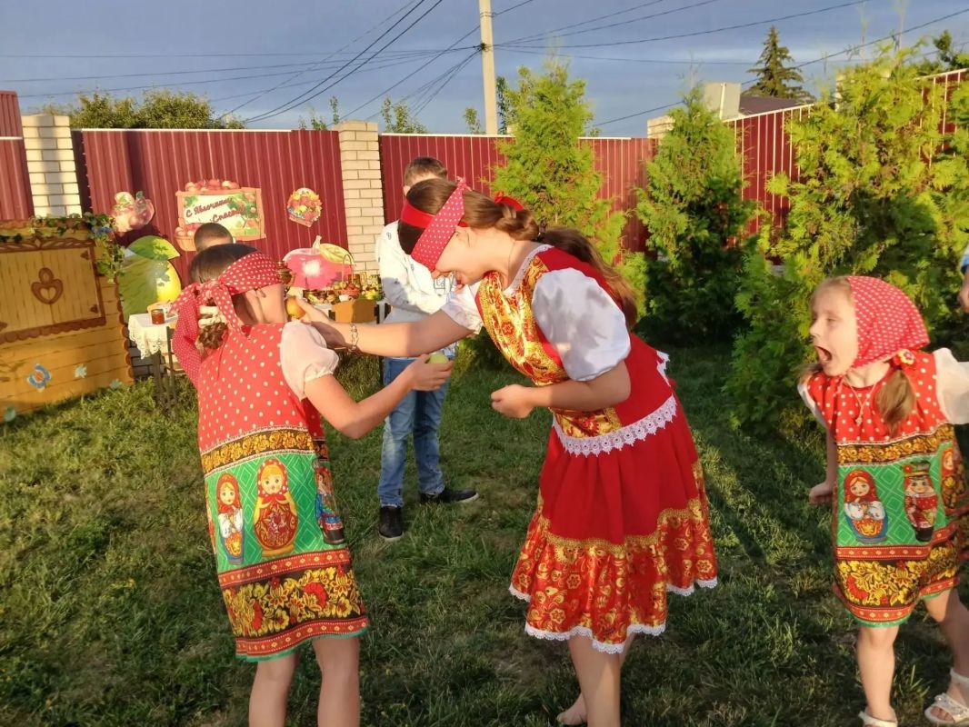В Черемисиновском центре соцпомощи «Содействие» прошло фольклорное мероприятие, посвящённое Яблочному Спасу В Черемисиновском центре соцпомощи «Содействие» прошло фольклорное мероприятие, посвящённое Яблочному Спасу
