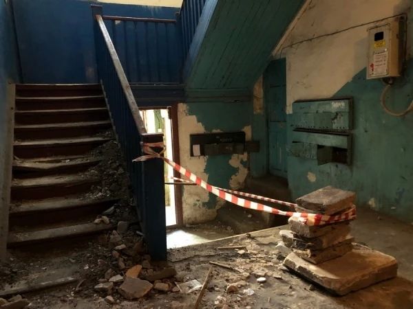 В Курске прокуратура требует расселить аварийный дом №13 по улице Сумской
