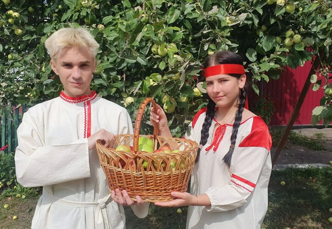 Воспитанники Щигровского центра соцпомощи «Импульс» окунулись в атмосферу одного из самых светлых православных праздников – Яблочный Спас Воспитанники Щигровского центра соцпомощи «Импульс» окунулись в атмосферу одного из самых светлых православных праздников – Яблочный Спас