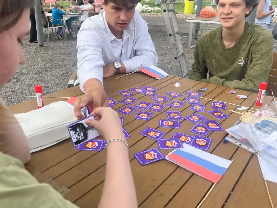 В городском молодёжном центре «Гелиос» продолжает свою работу зона «Отдыхай и Думай» В городском молодёжном центре «Гелиос» продолжает свою работу зона «Отдыхай и Думай»