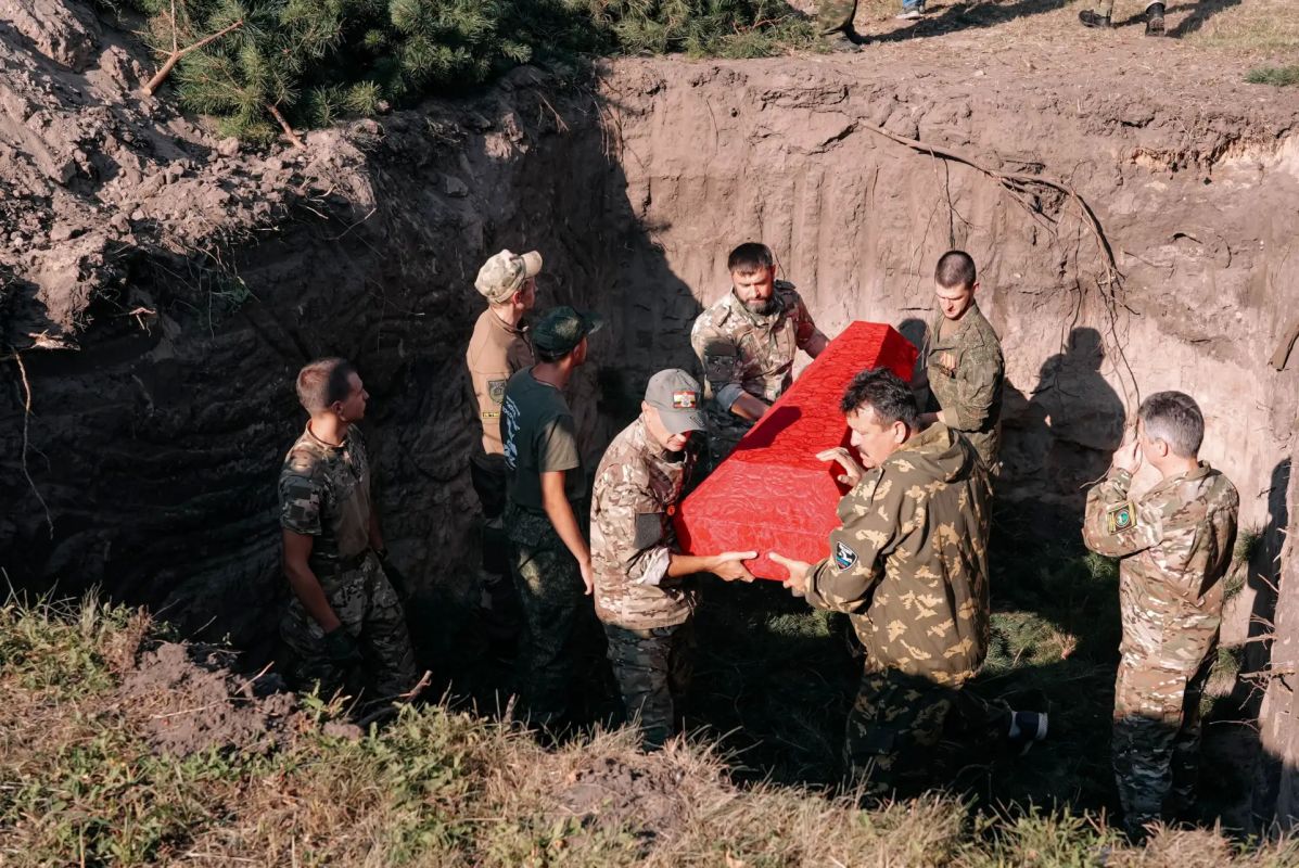 В канун 83-й годовщины победы в Курской битве состоялась церемония захоронения останков 174 солдат и мирных жителей, погибших в годы Великой Отечественной войны В канун 83-й годовщины победы в Курской битве состоялась церемония захоронения останков 174 солдат и мирных жителей, погибших в годы Великой Отечественной войны