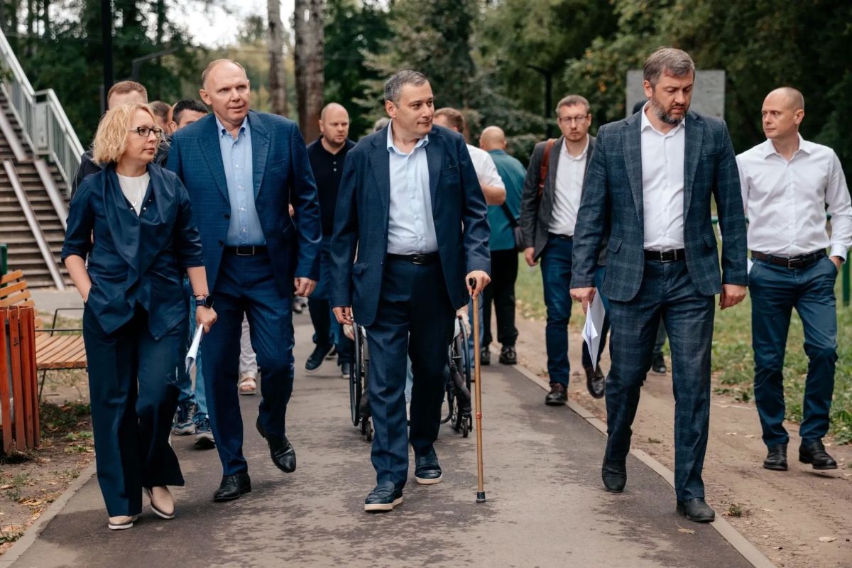 Губернатор Курской области Александр Хинштейн проинспектировал работы по развитию парка «Боева дача» в Курске Губернатор Курской области Александр Хинштейн проинспектировал работы по развитию парка «Боева дача» в Курске