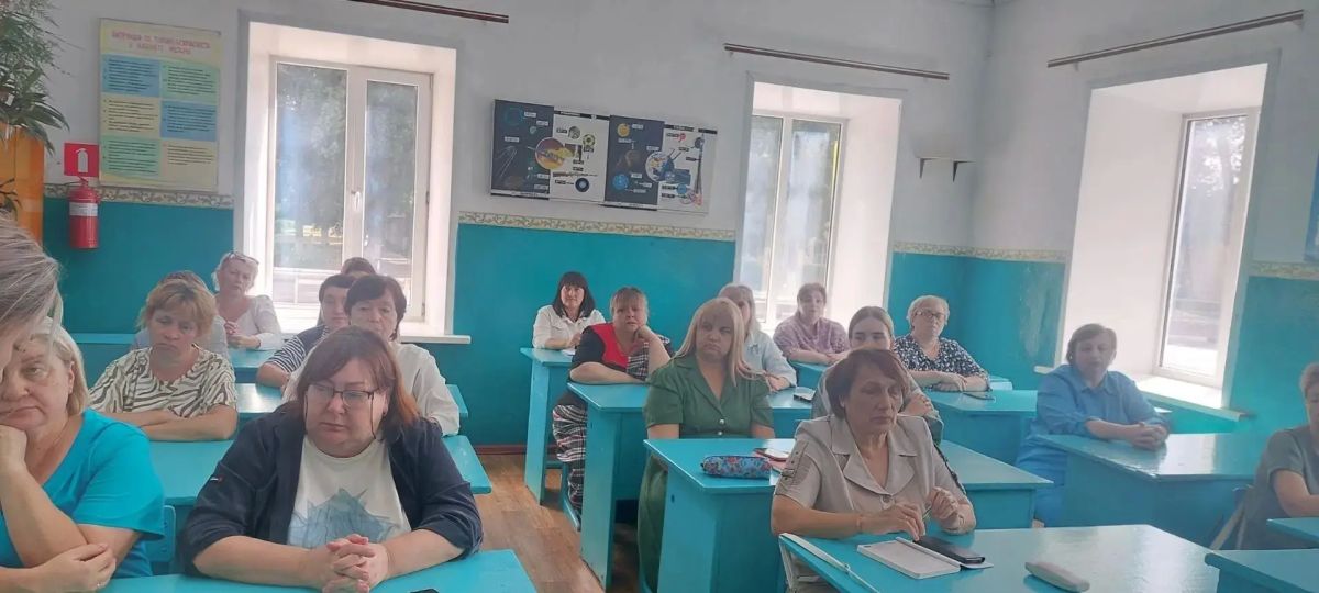 19 августа педагоги и сотрудники Фатежской школы N 1 приняли участие во всероссийских учениях по теме: «Действия сотрудников охраны и работников образовательных организаций при захвате заложников и при нападении с... 19 августа педагоги и сотрудники Фатежской школы N 1 приняли участие во всероссийских учениях по теме: «Действия сотрудников охраны и работников образовательных организаций при захвате заложников и при нападении с...
