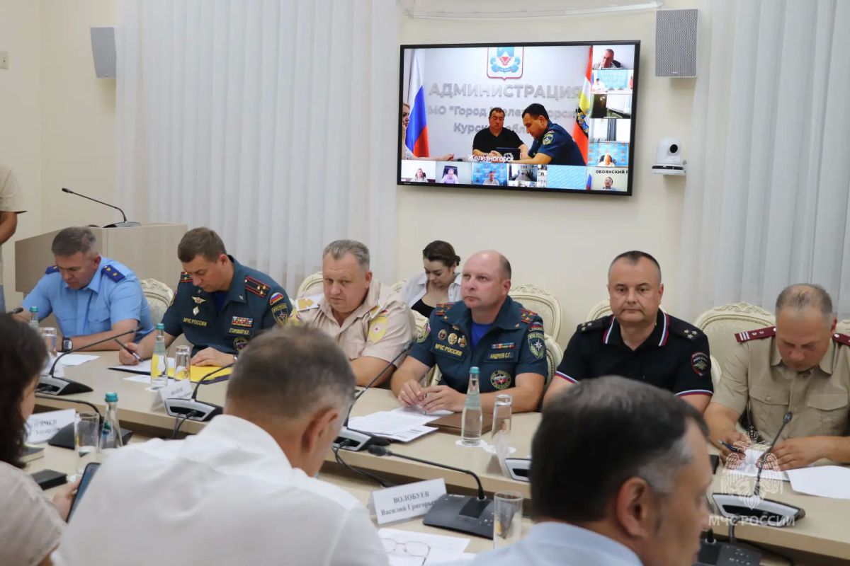Курские спасатели МЧС России обсудили актуальные вопросы безопасности Курские спасатели МЧС России обсудили актуальные вопросы безопасности