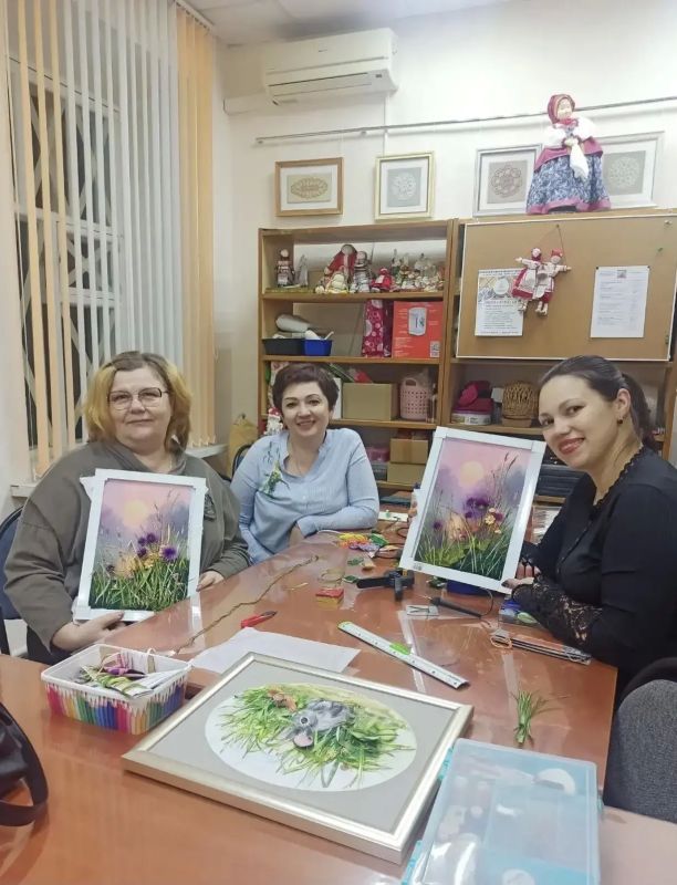 В областном Дворце культуры им. В.Н. Винокура откроется выставка изобразительного и декоративно-прикладного искусства «Школа ремёсел представляет» В областном Дворце культуры им. В.Н. Винокура откроется выставка изобразительного и декоративно-прикладного искусства «Школа ремёсел представляет»