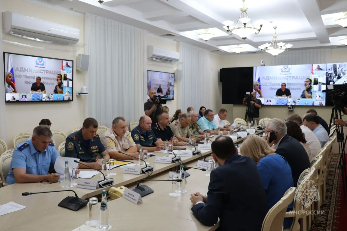 Курские спасатели МЧС России обсудили актуальные вопросы безопасности Курские спасатели МЧС России обсудили актуальные вопросы безопасности