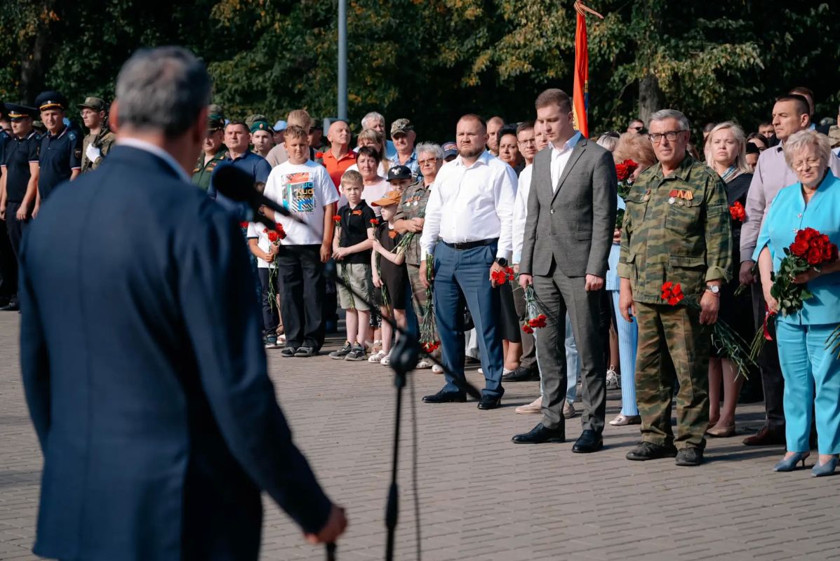 В канун 83-й годовщины победы в Курской битве состоялась церемония захоронения останков 174 солдат и мирных жителей, погибших в годы Великой Отечественной войны В канун 83-й годовщины победы в Курской битве состоялась церемония захоронения останков 174 солдат и мирных жителей, погибших в годы Великой Отечественной войны