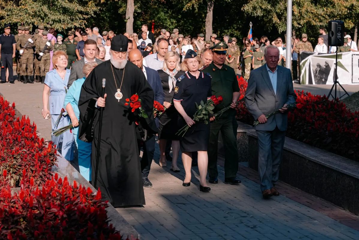 В канун 83-й годовщины победы в Курской битве состоялась церемония захоронения останков 174 солдат и мирных жителей, погибших в годы Великой Отечественной войны В канун 83-й годовщины победы в Курской битве состоялась церемония захоронения останков 174 солдат и мирных жителей, погибших в годы Великой Отечественной войны