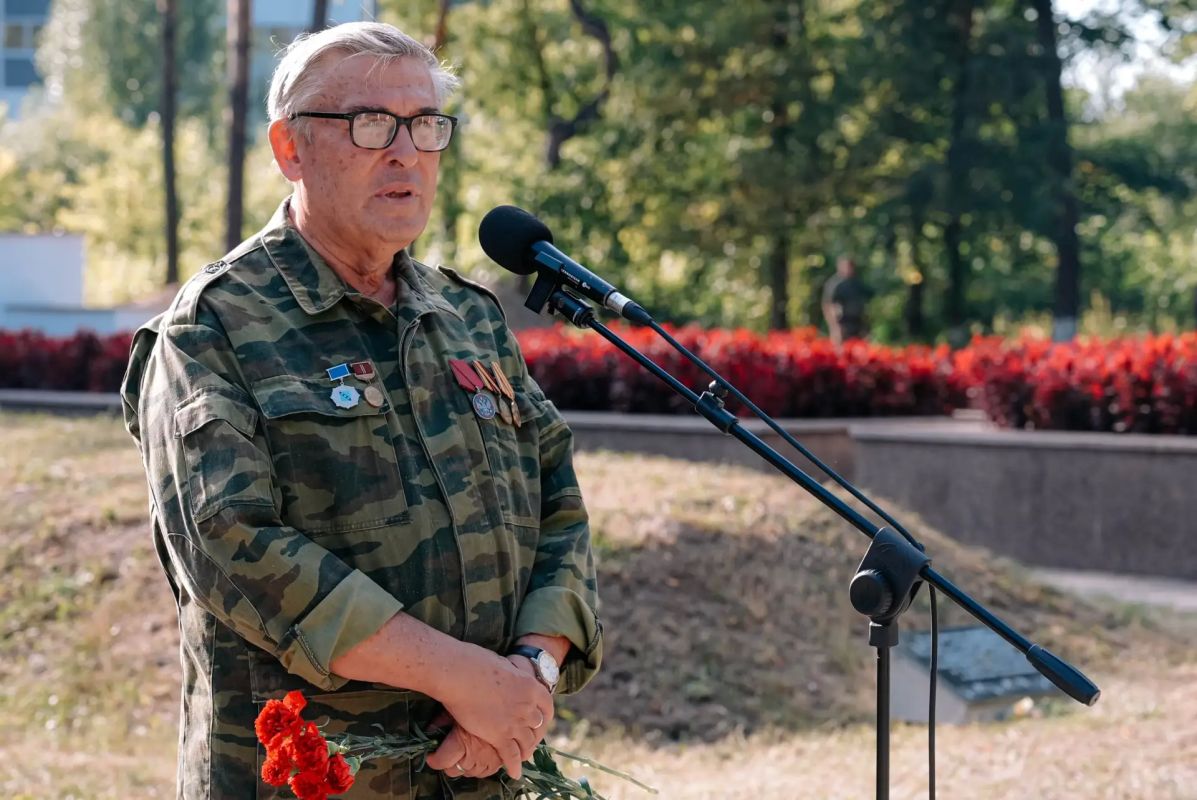 В канун 83-й годовщины победы в Курской битве состоялась церемония захоронения останков 174 солдат и мирных жителей, погибших в годы Великой Отечественной войны В канун 83-й годовщины победы в Курской битве состоялась церемония захоронения останков 174 солдат и мирных жителей, погибших в годы Великой Отечественной войны