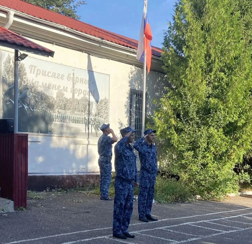 В ИК-2 УФСИН России по Курской области прошли торжественные мероприятия ко Дню флага России В ИК-2 УФСИН России по Курской области прошли торжественные мероприятия ко Дню флага России