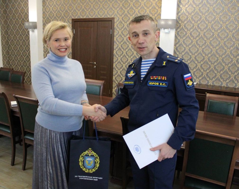 Екатерина Харченко: Сегодня в России отмечается День офицера — праздник, объединяющий командный состав Вооружённых сил, правоохранительных органов и всех, кто выбрал для себя путь служения Отечеству Екатерина Харченко: Сегодня в России отмечается День офицера — праздник, объединяющий командный состав Вооружённых сил, правоохранительных органов и всех, кто выбрал для себя путь служения Отечеству