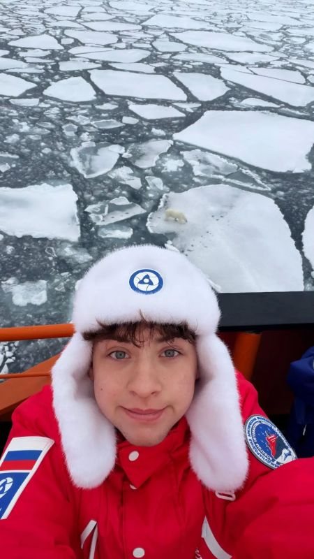 Курский школьник Артём Скрипцов побывал на Северном полюсе! Курский школьник Артём Скрипцов побывал на Северном полюсе!