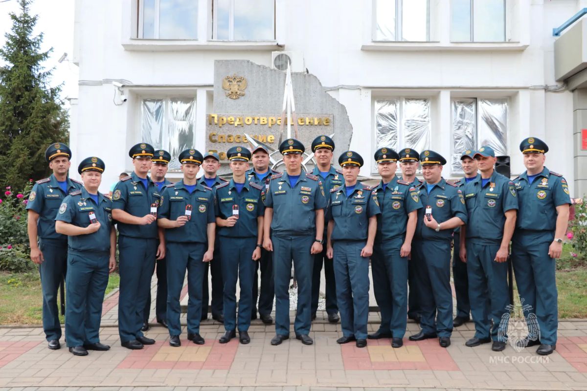 Звания и награды вручены курским спасателям