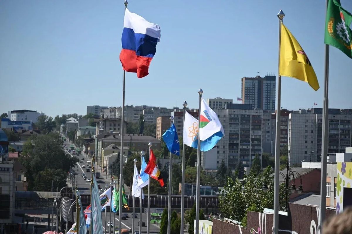 На Полугоре торжественно отметили День Государственного флага На Полугоре торжественно отметили День Государственного флага
