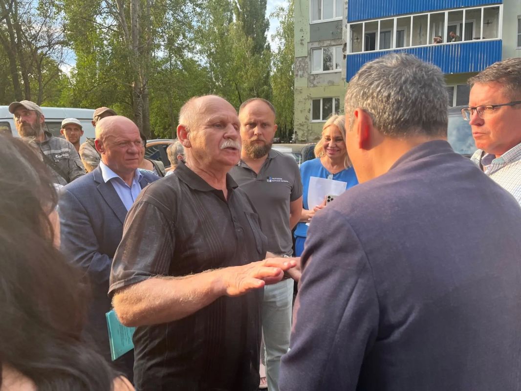 Александр Хинштейн проверил восстановление домов, пострадавших от атак БПЛА Александр Хинштейн проверил восстановление домов, пострадавших от атак БПЛА