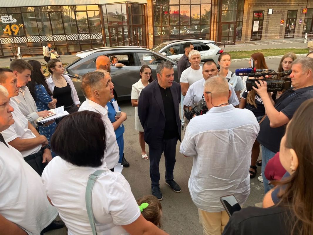 Александр Хинштейн проверил восстановление домов, пострадавших от атак БПЛА Александр Хинштейн проверил восстановление домов, пострадавших от атак БПЛА