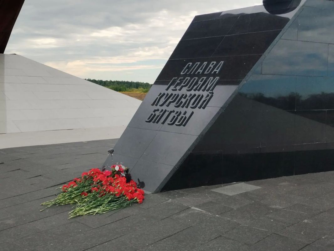 На мемориальном комплексе «Курская битва» в Понырях прошл концерт На мемориальном комплексе «Курская битва» в Понырях прошл концерт