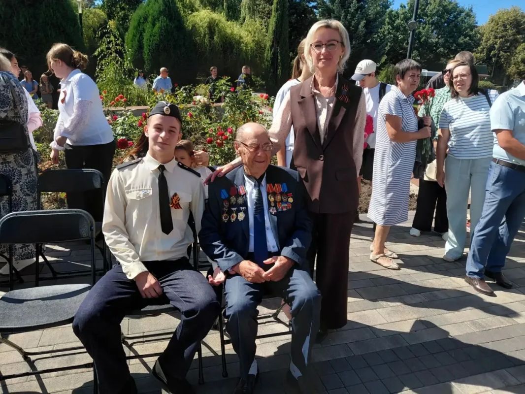 В Железногорске в сквере Воинской славы зажгли Огонь Памяти В Железногорске в сквере Воинской славы зажгли Огонь Памяти