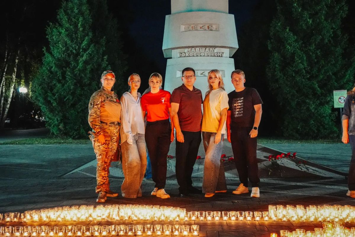 В Курске в парке имени Рокоссовского состоялась патриотическая акция «Огненные картины», приуроченная к 83-й годовщине Победы в Курской битве В Курске в парке имени Рокоссовского состоялась патриотическая акция «Огненные картины», приуроченная к 83-й годовщине Победы в Курской битве