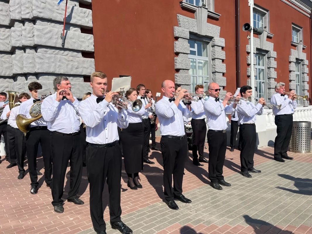 Поезд «Поезд Победы» отправился из Курска в Поныри Поезд «Поезд Победы» отправился из Курска в Поныри