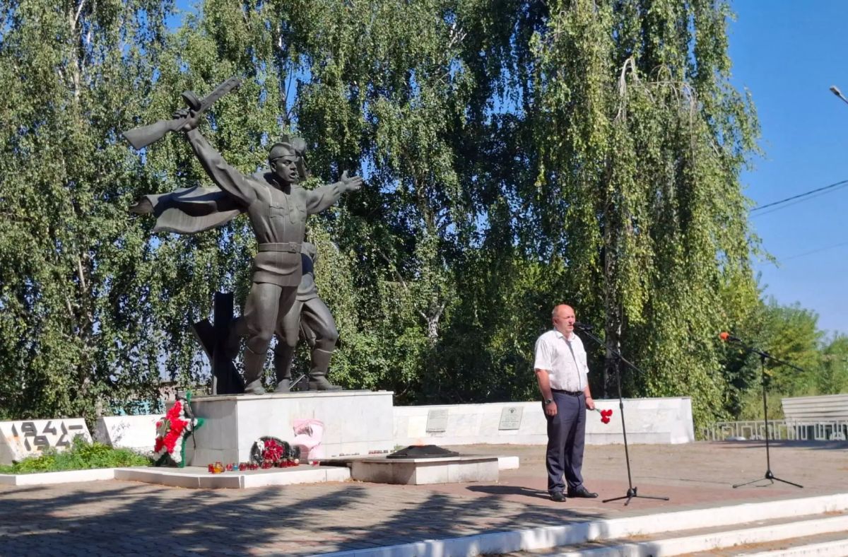Сегодня в городе Щигры состоялся торжественный митинг, посвящённый 83й годовщине Победы в Курской битве - одного из ключевых сражений Великой Отечественной войны Сегодня в городе Щигры состоялся торжественный митинг, посвящённый 83й годовщине Победы в Курской битве - одного из ключевых сражений Великой Отечественной войны