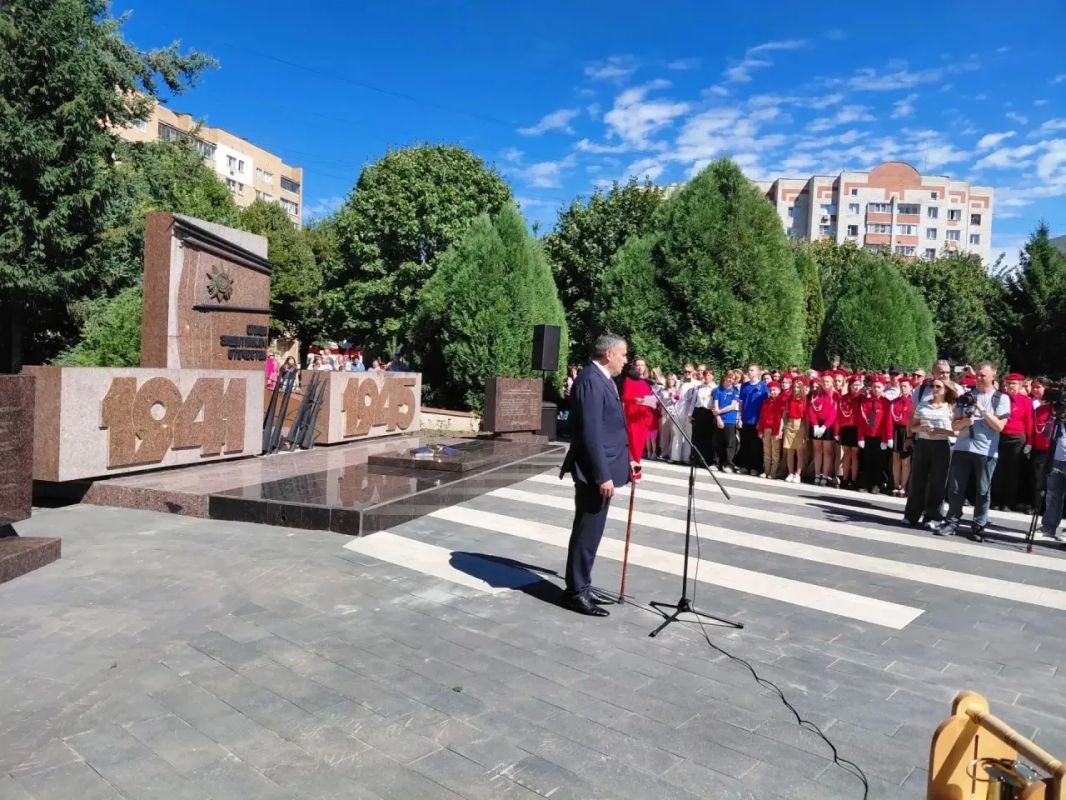 В Железногорске в сквере Воинской славы зажгли Огонь Памяти В Железногорске в сквере Воинской славы зажгли Огонь Памяти