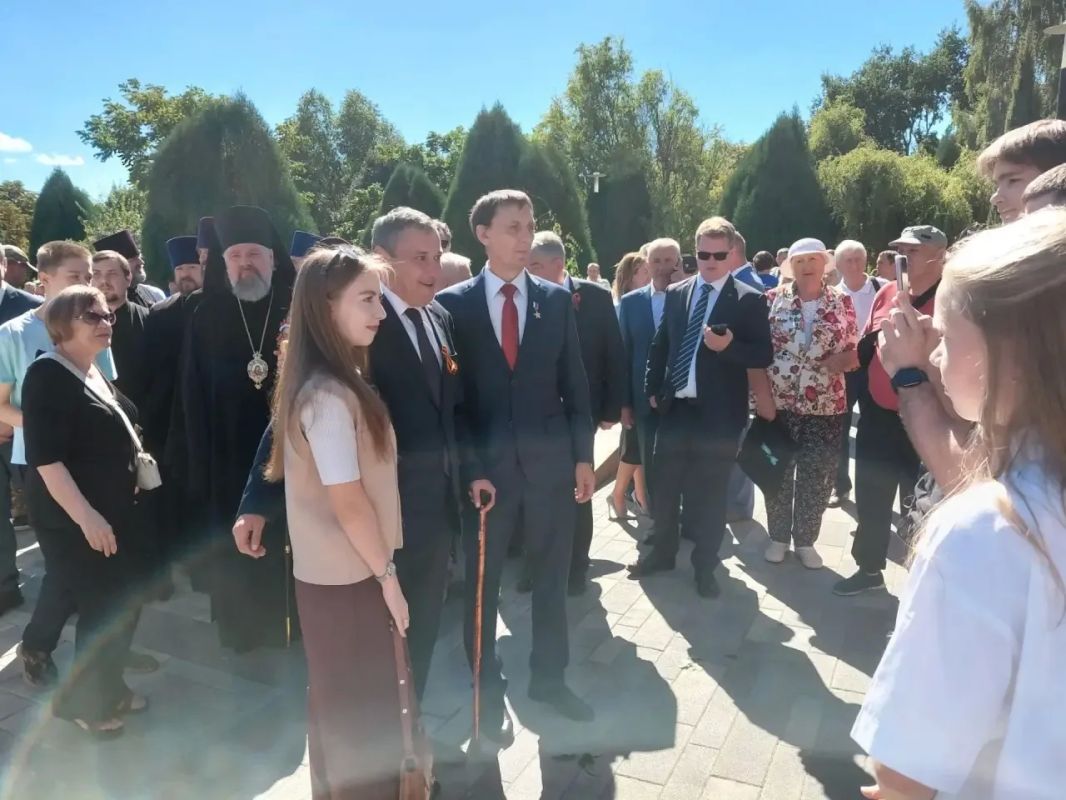 В Железногорске в сквере Воинской славы зажгли Огонь Памяти В Железногорске в сквере Воинской славы зажгли Огонь Памяти