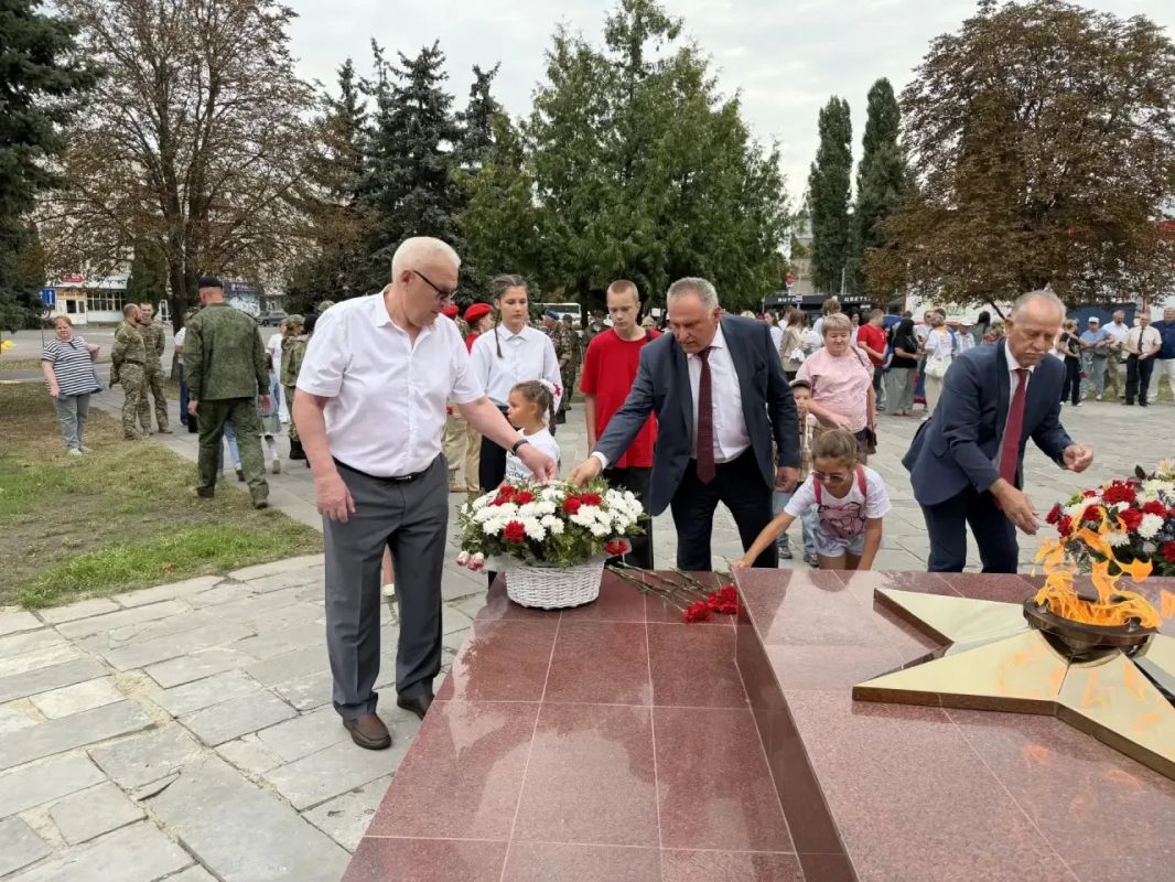 В Курчатове зажгли «Огонь Памяти» В Курчатове зажгли «Огонь Памяти»
