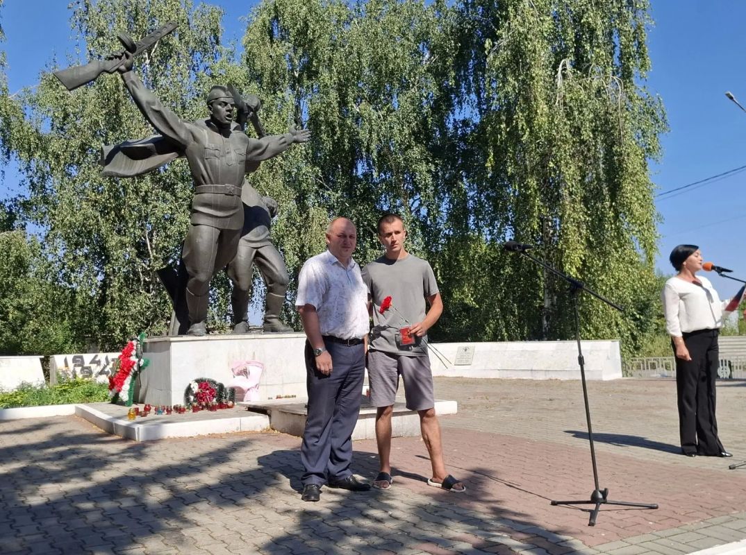 Сегодня в городе Щигры состоялся торжественный митинг, посвящённый 83й годовщине Победы в Курской битве - одного из ключевых сражений Великой Отечественной войны Сегодня в городе Щигры состоялся торжественный митинг, посвящённый 83й годовщине Победы в Курской битве - одного из ключевых сражений Великой Отечественной войны