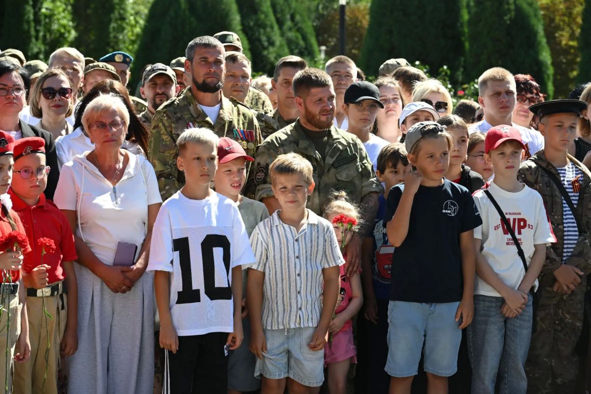 В сквере Воинской славы Железногорска зажгли Вечный огонь В сквере Воинской славы Железногорска зажгли Вечный огонь