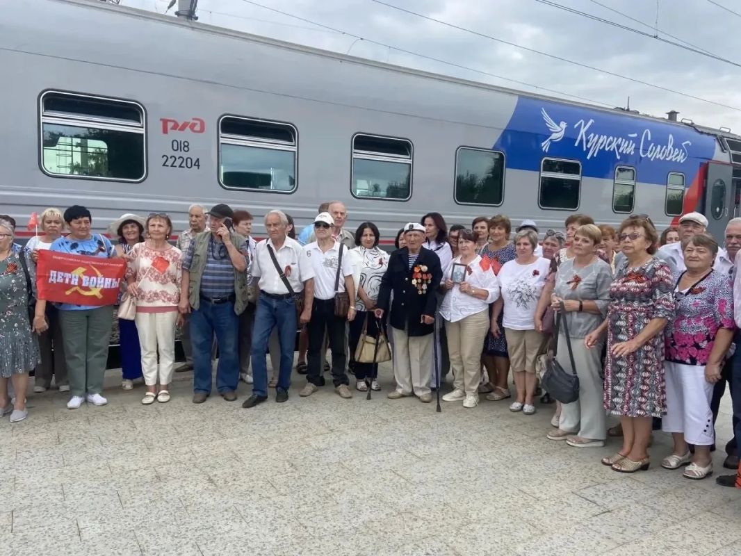 В день 83-й годовщины Победы в Курской битве получатели социальных услуг учреждения «Ветеран» приняли участие в акции «Поезд Победы - Дорога Памяти» В день 83-й годовщины Победы в Курской битве получатели социальных услуг учреждения «Ветеран» приняли участие в акции «Поезд Победы - Дорога Памяти»